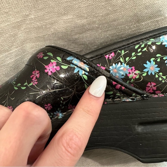 Dansko black leather pink and blue floral flower clogs nurse shoes - Picture 10 of 14